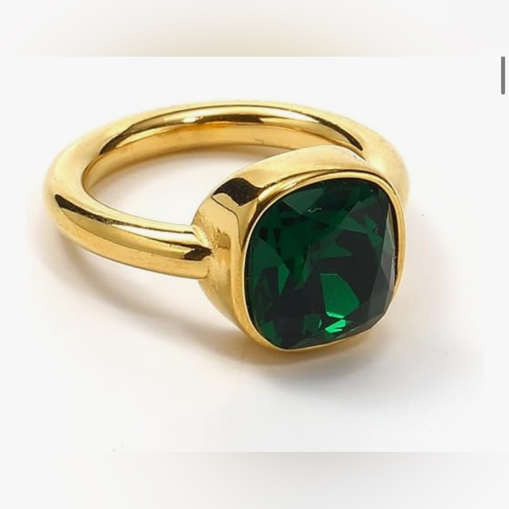 Gorgeous Dillards 18KT Dip Square Emerald Crystal cocktail ring 8